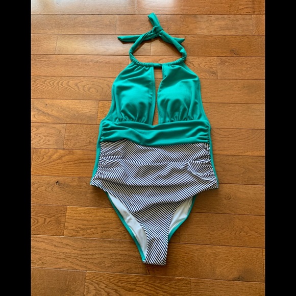 🎁Cupshe Textured & Striped One Piece Swimsuit-M🎁 - Picture 5 of 11